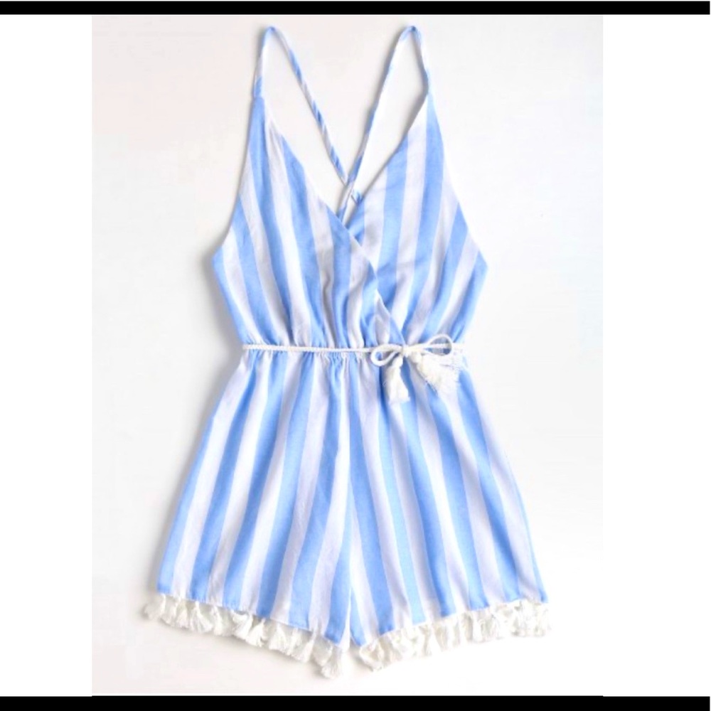 *NEVER WORN* 💙 Sear-sucker Romper 🌊